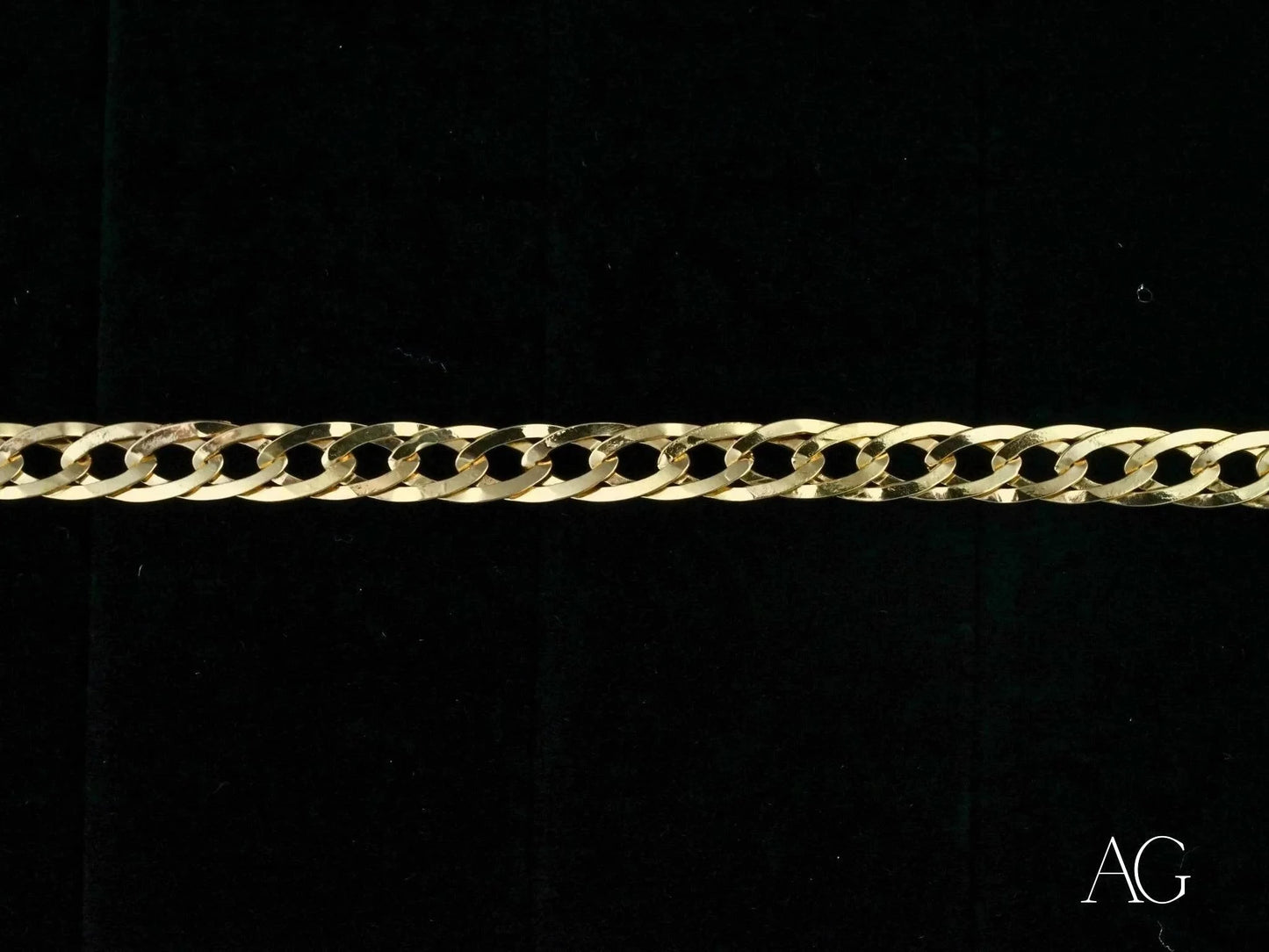 18k solid gold double flated link bracelet for a sophisticated look and elegance