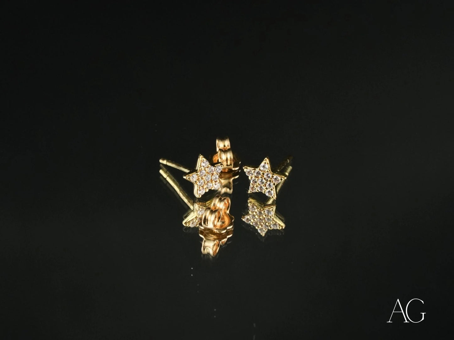 Gold Star Earrings with embedded gems in certified 18k solid art gold jewelry