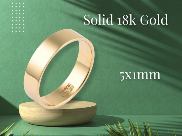 Elegant Gold Wedding Band