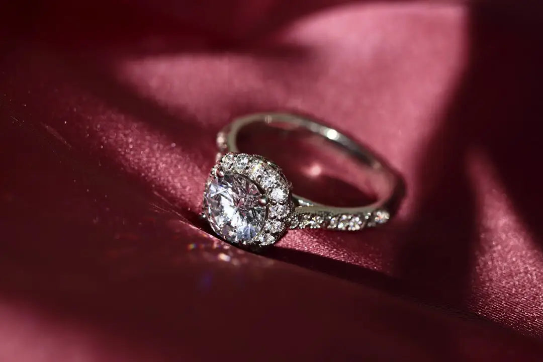 Engagement Rings vs. Wedding Bands: Understanding the Difference