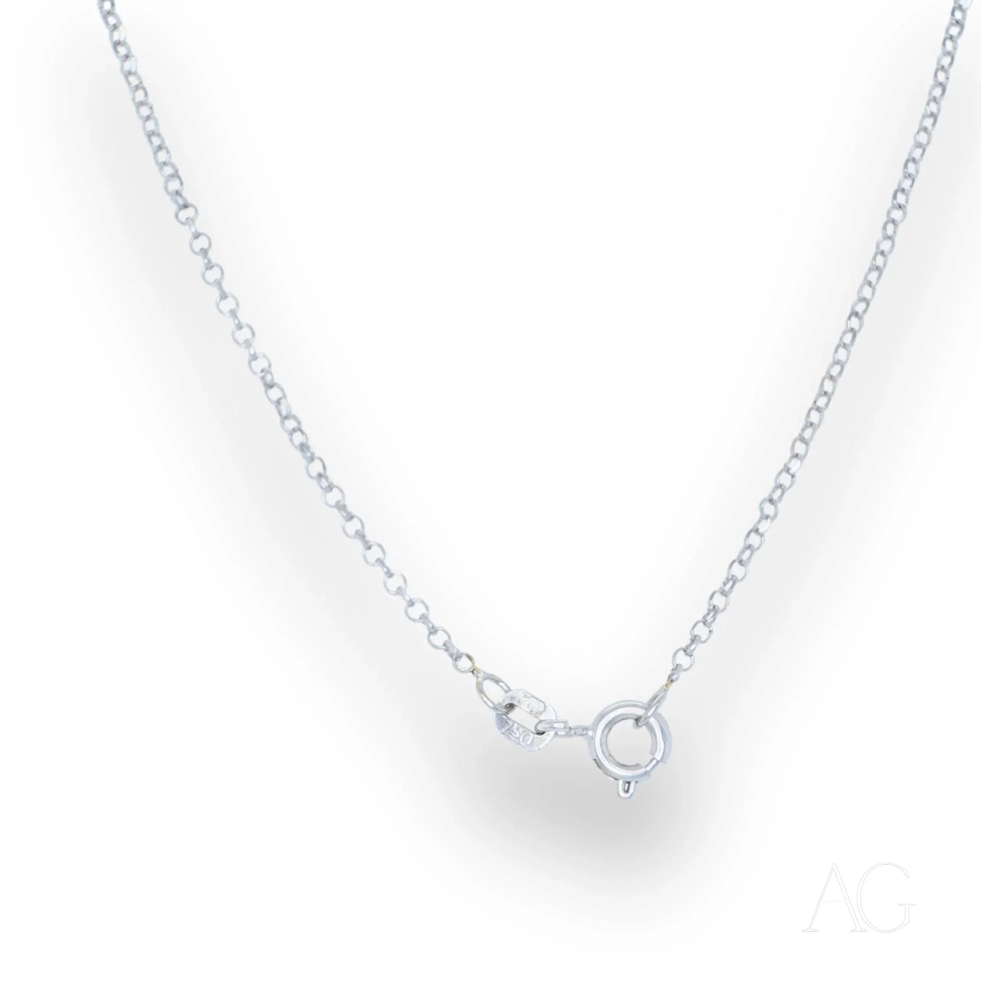 Delicate silver chain necklace with small clasp in 18k white gold luxury and refinement