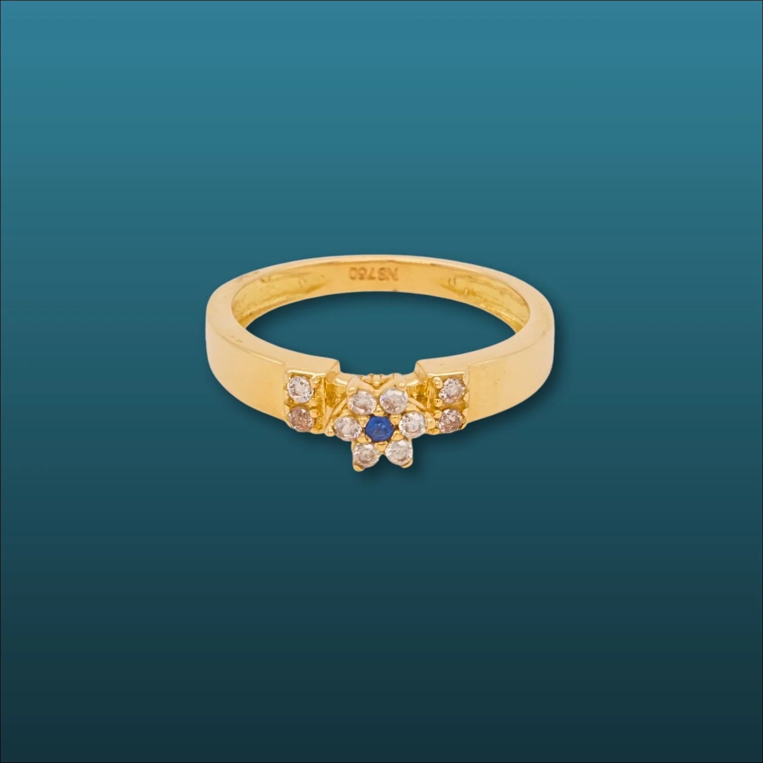 Elegant 18k gold ring with cubic zirconias | Rings