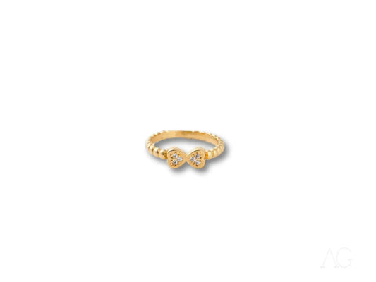 Gold ring with bow design and diamonds, made of 18k yellow gold for all occasions