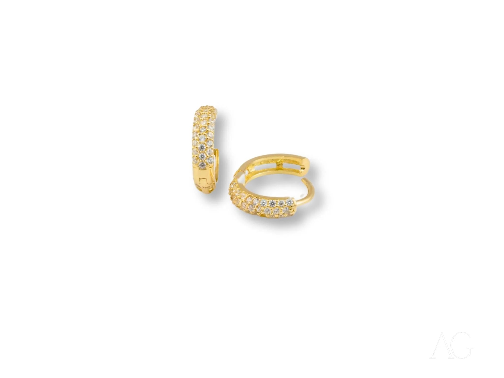 Dazzling 18k yellow gold mini hoops for everyday elegance