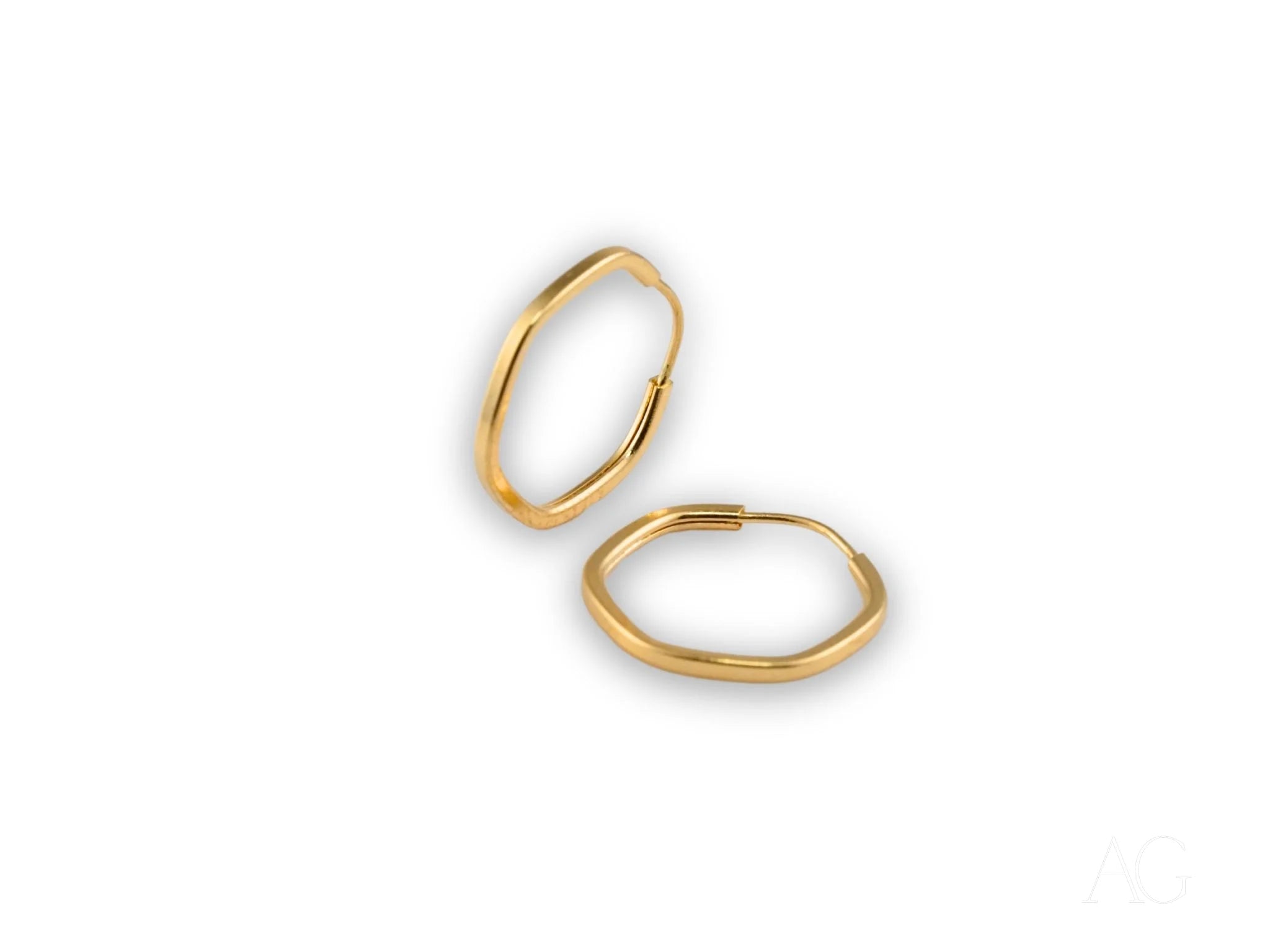 Glimmergold 18k mini hoops: everyday elegance for every occasion