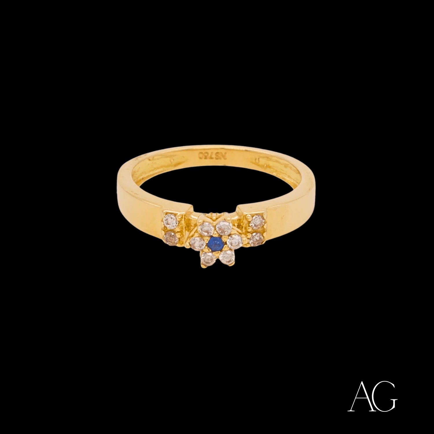 Elegant 18k gold ring with cubic zirconias