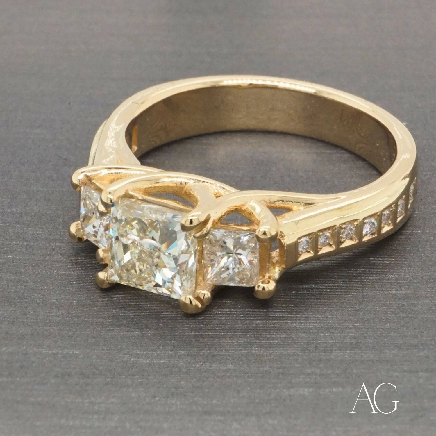 18k Gold Ring with 0.98ct Diamond