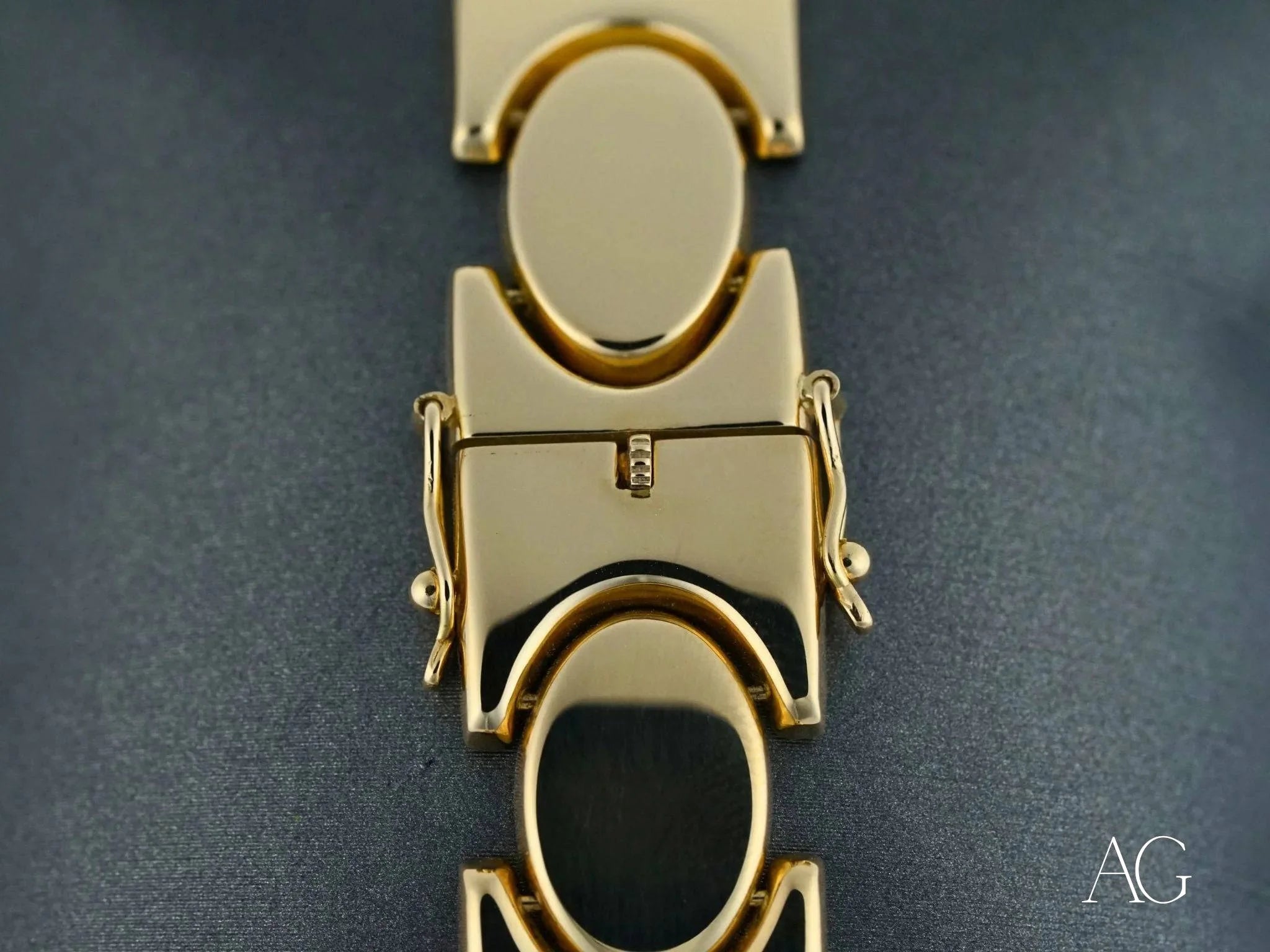 Gold and white decorative belt buckle with geometric shapes for 18k solid gold bracelet