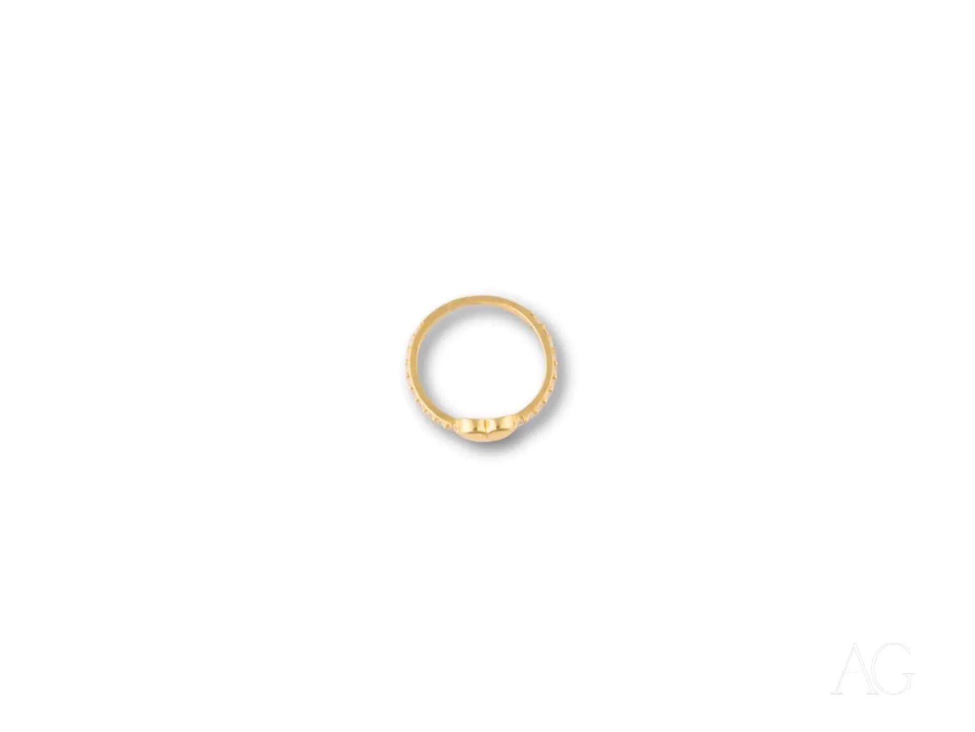 Gold ring with a diamond in 18k yellow gold, part of the Elegance of Love collection