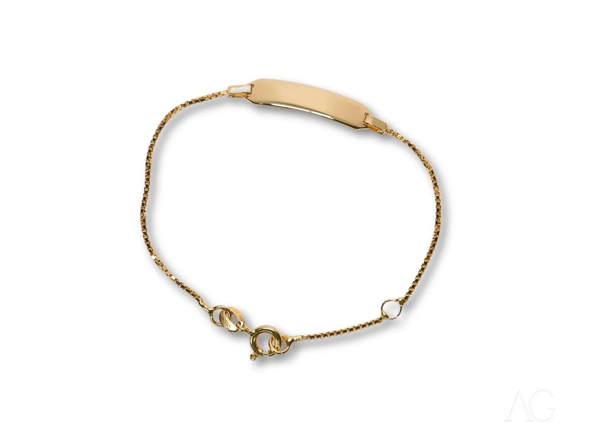 Elegant 18k gold kid’s ID bracelet featuring a delicate chain and spring ring lock