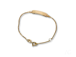 Elegant 18k gold kid’s ID bracelet featuring a delicate chain and spring ring lock