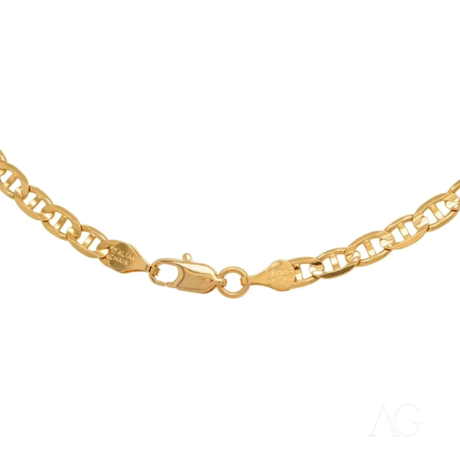 Elegant 18k gold anchor chain with interlocking links and secure clasp design