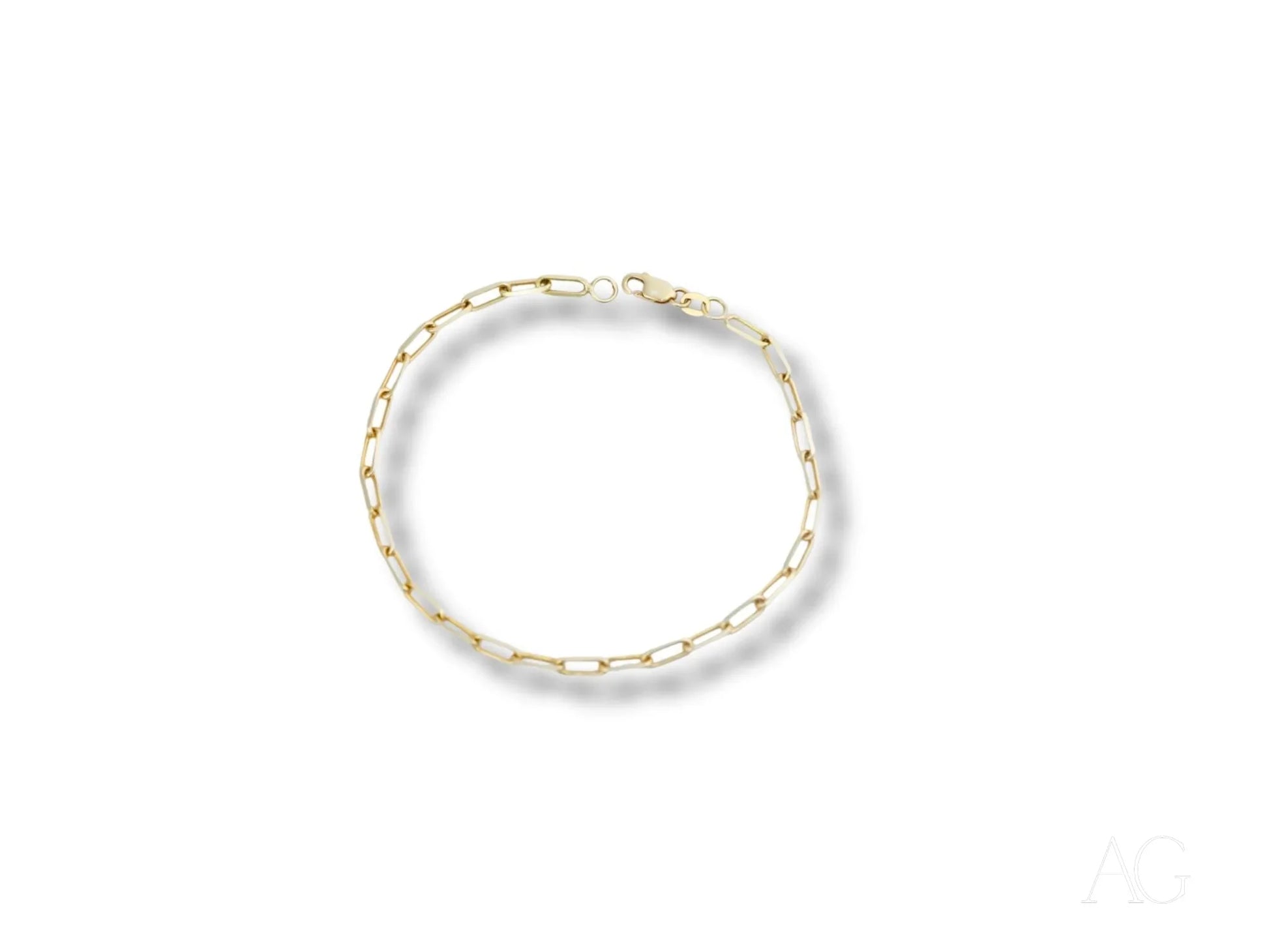 Delicate 18k gold link bracelet with alternating white and gold beads for elegance