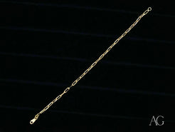 Elegant 18k gold link bracelet with elongated links for timeless sophistication