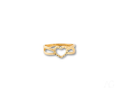 Elegant 18k yellow gold heart ring with diamond centerpiece and twisted band design