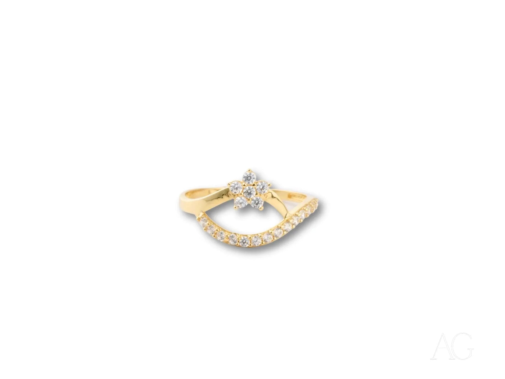 Gold ring with diamond-studded eye design in 18k yellow gold for elegant style