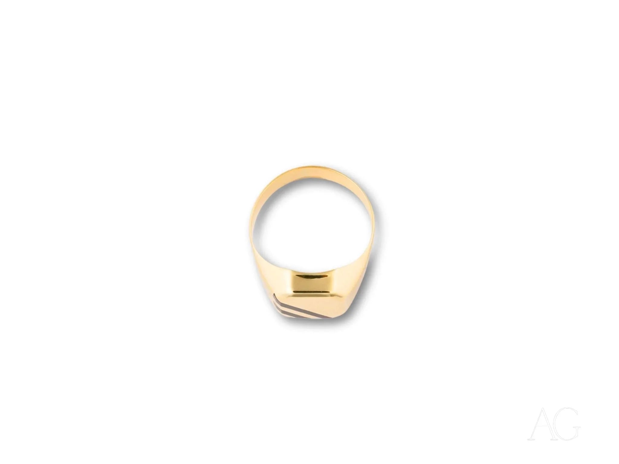 Gold signet ring with flat rectangular top in 18k yellow gold for elegant style