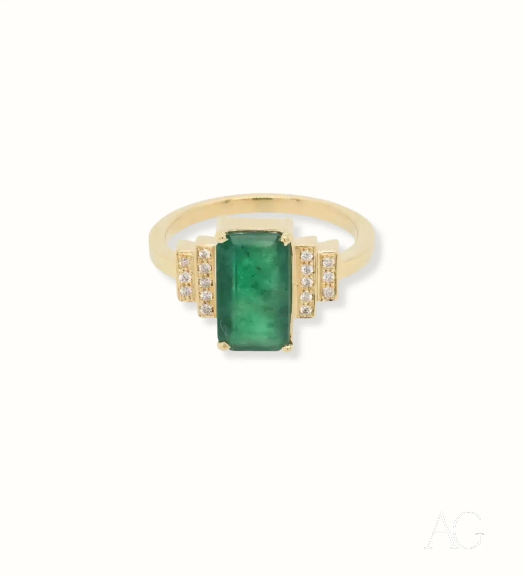 Exquisite 18k Gold Ring with rectangular Emerald and diamond accents on the sides