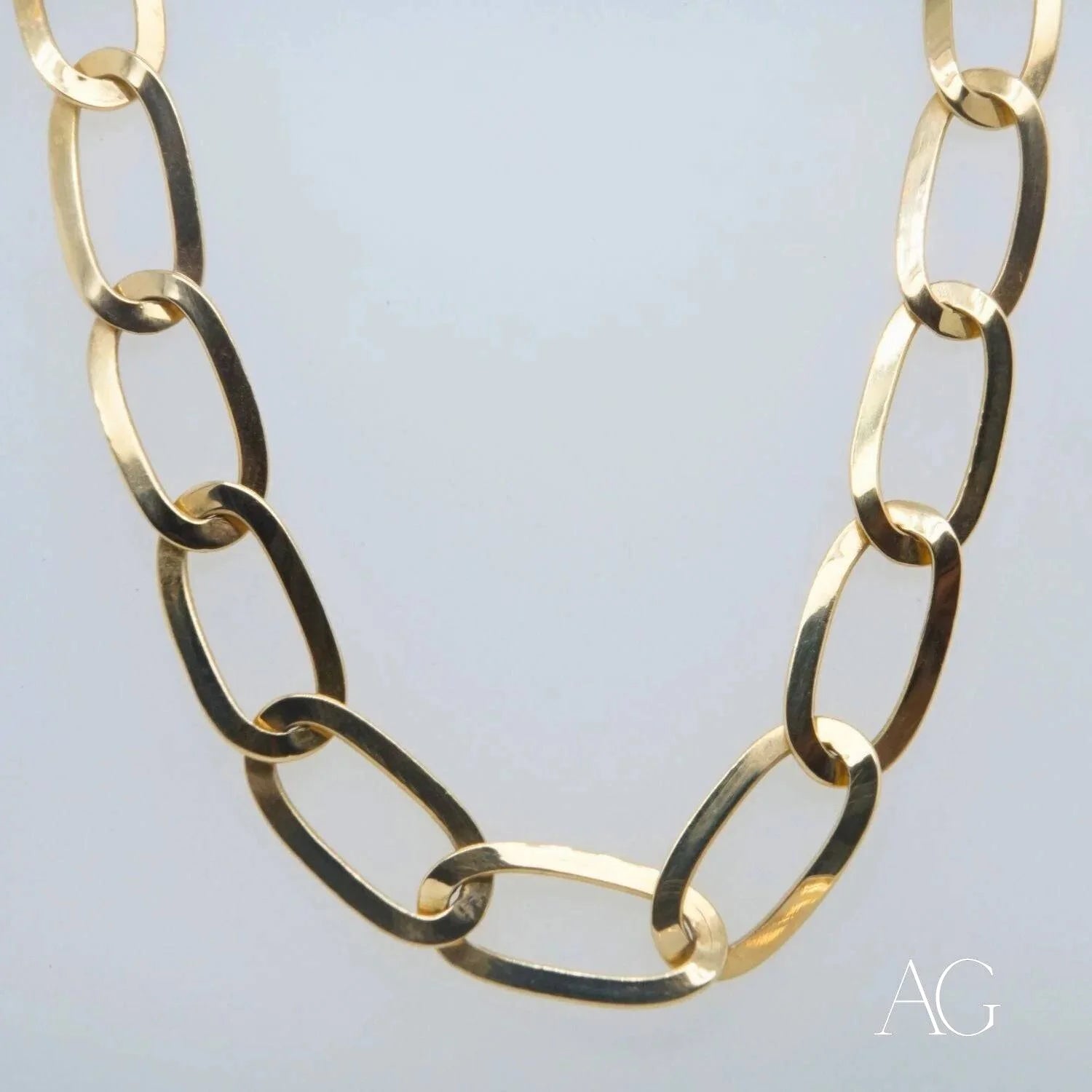 Exquisite Art 18k Gold Chain featuring elegant oval links for a timeless look