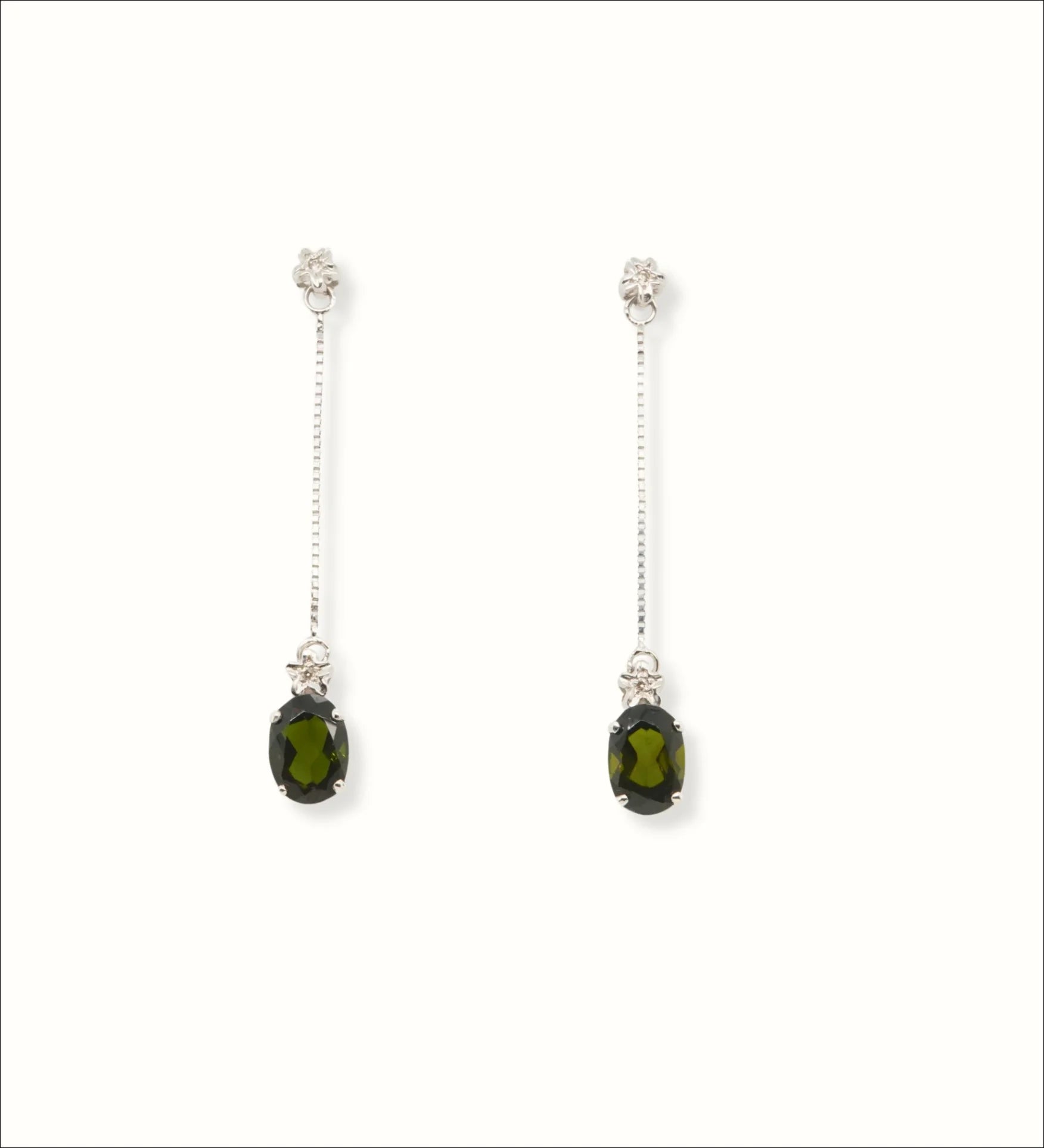 Exquisite Creation: 18k White Gold Earrings with Green