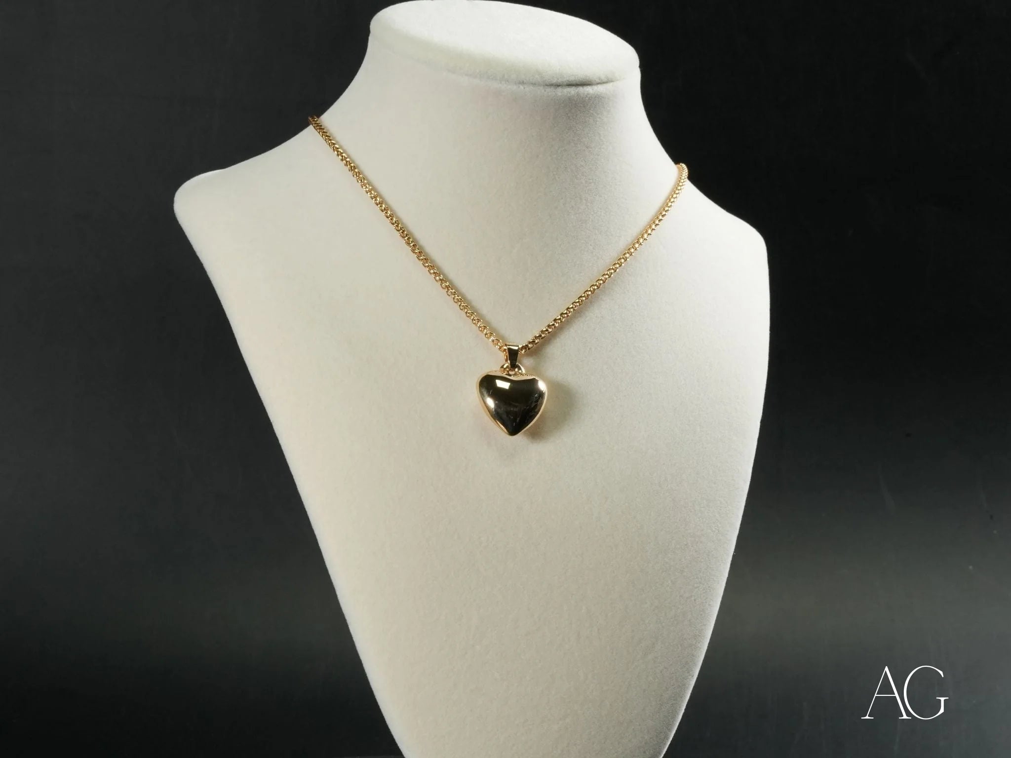 Gold-toned 18k gold Golden Heartbeat Pendant with heart-shaped pendant design