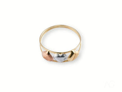 Tri-colored 18k gold hearts ring in geometric design from the Golden Trio collection