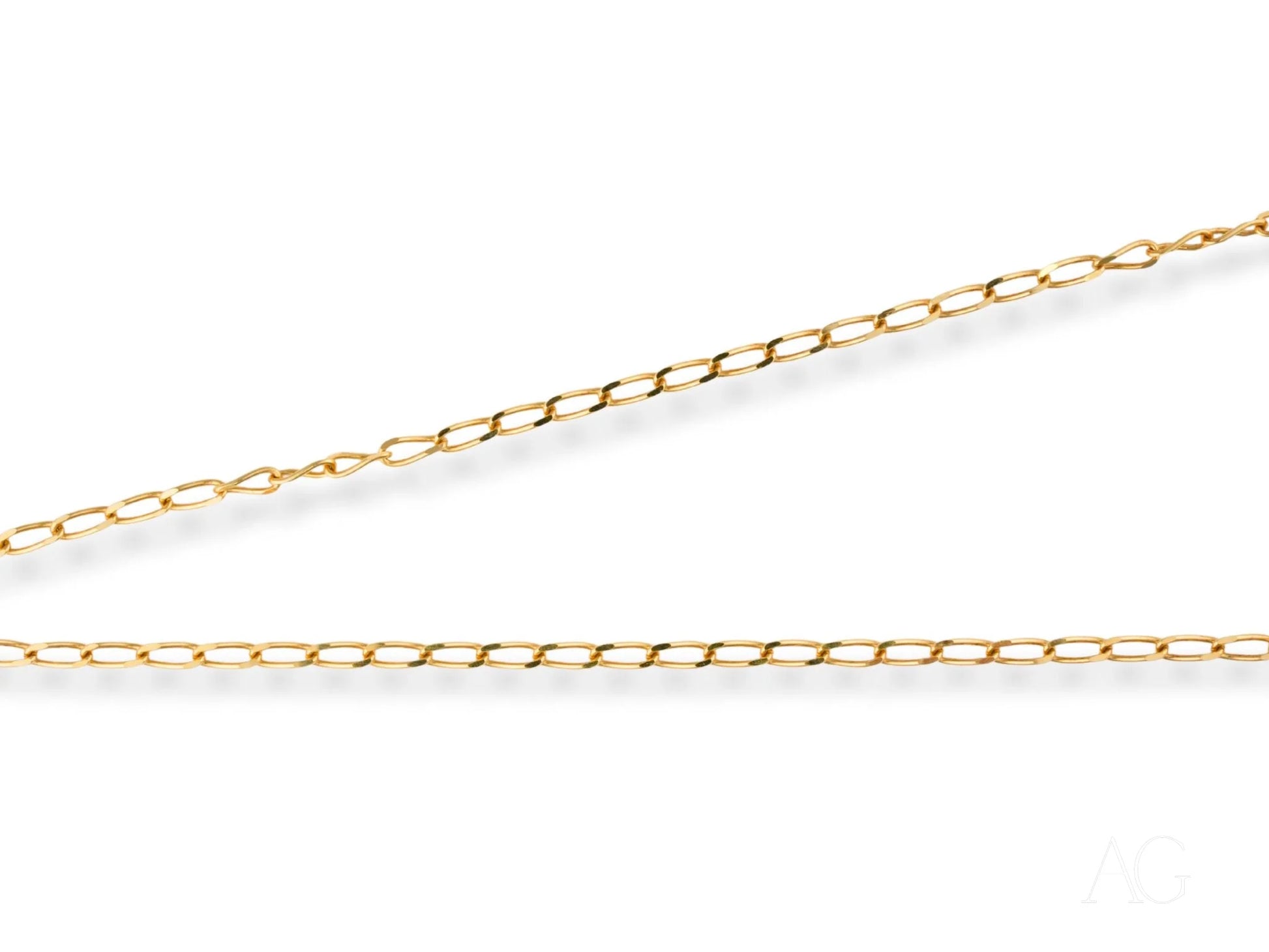 Gold chain from Golden Classic featuring a Basic Link Chain in 18K Yellow Gold