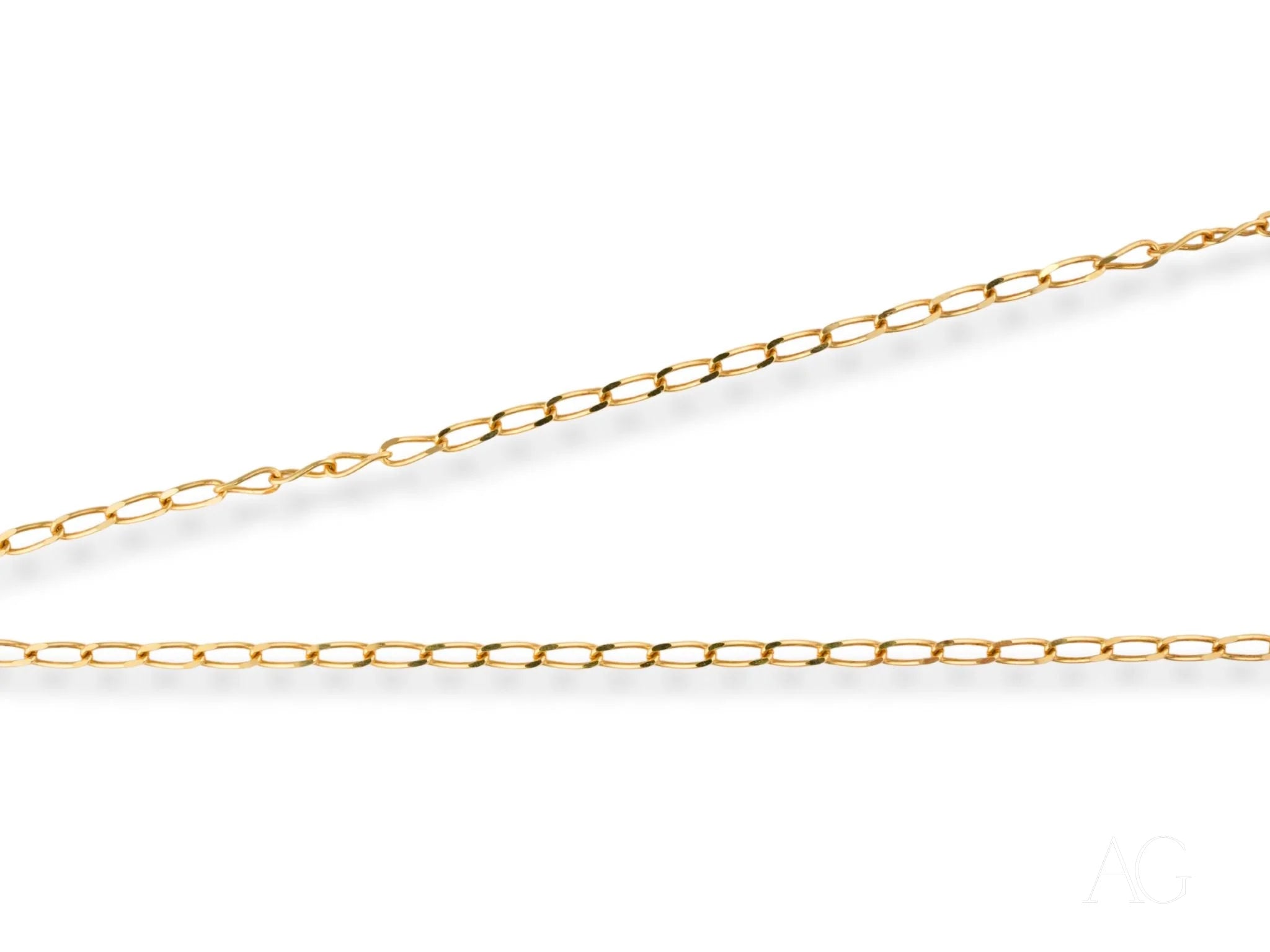 Gold chain from Golden Classic featuring a Basic Link Chain in 18K Yellow Gold