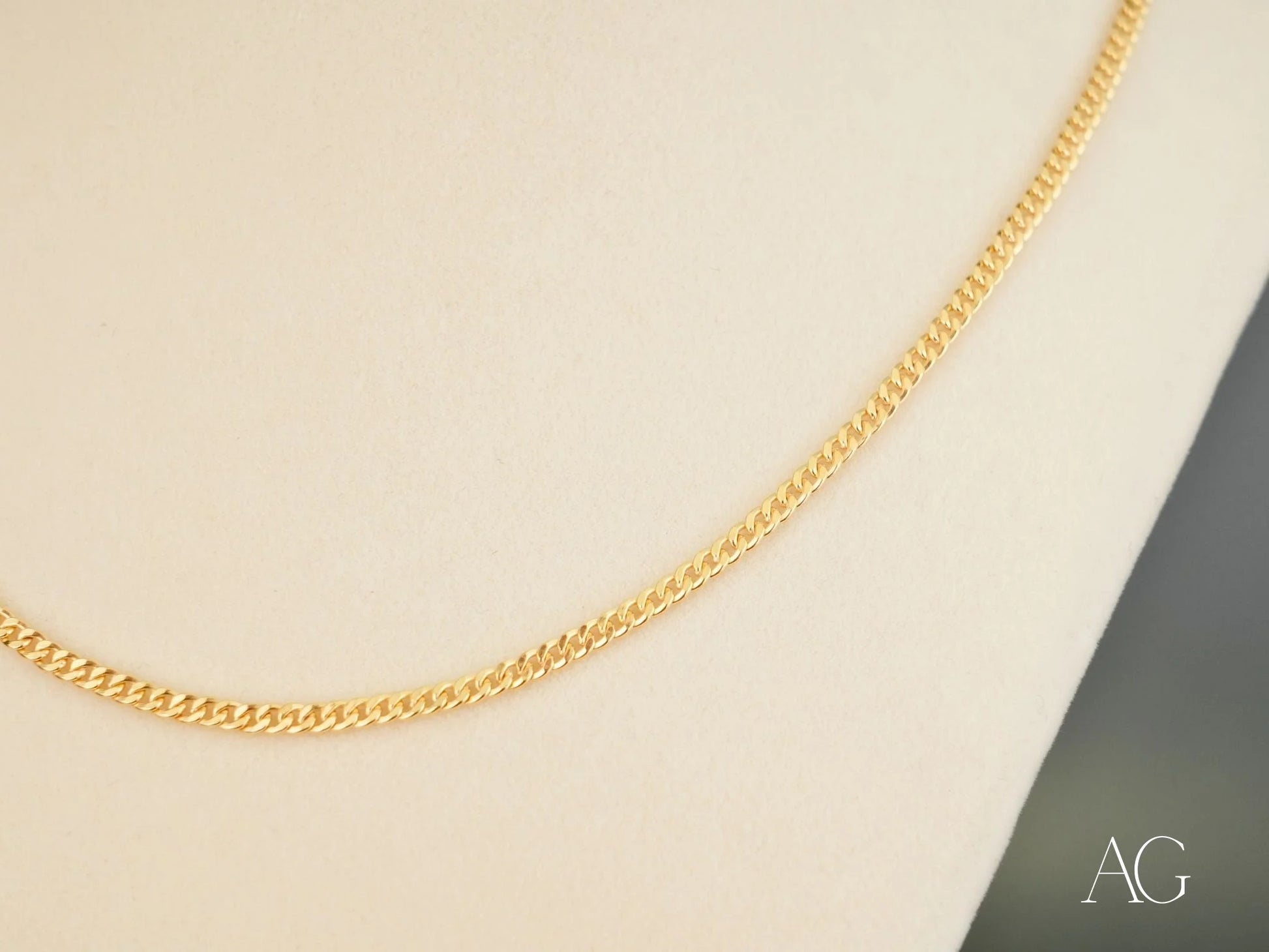 Golden Luxe Cuban Link Chain in 18k gold for an elegant accessory choice