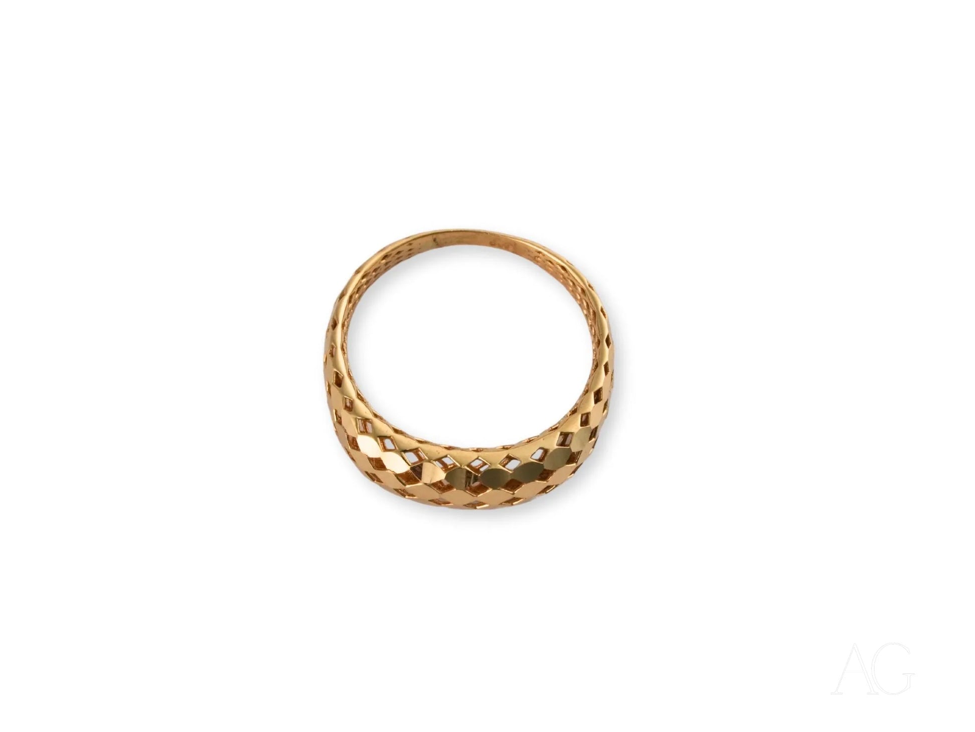 18k gold Golden Mesh Elegance Ring featuring a textured decorative band pattern