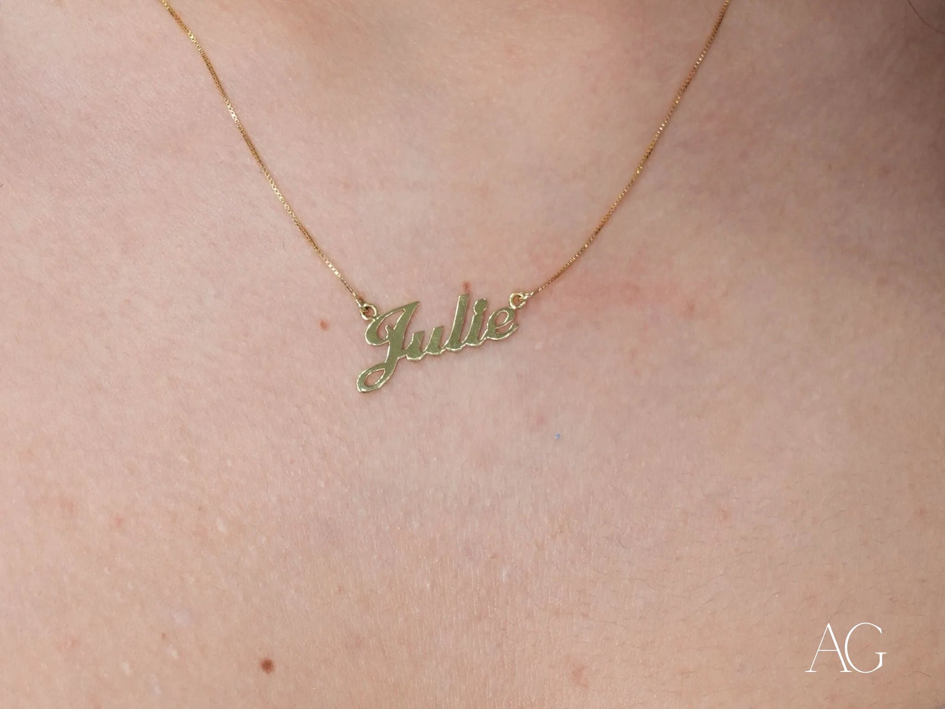 Gold necklace with Julie pendant in 14k gold featuring a spring ring lock