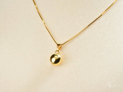 18k Gold Golden Sphere Pendant Necklace with Round Bead Charm for Elegant Style