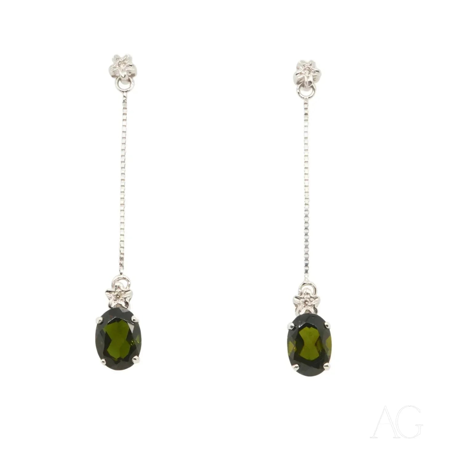 Pair of 18k White Gold dangling earrings with green tourmaline gemstones and chains