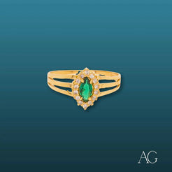 Luxurious 18k gold marquise green ring with oval emerald and diamond accents