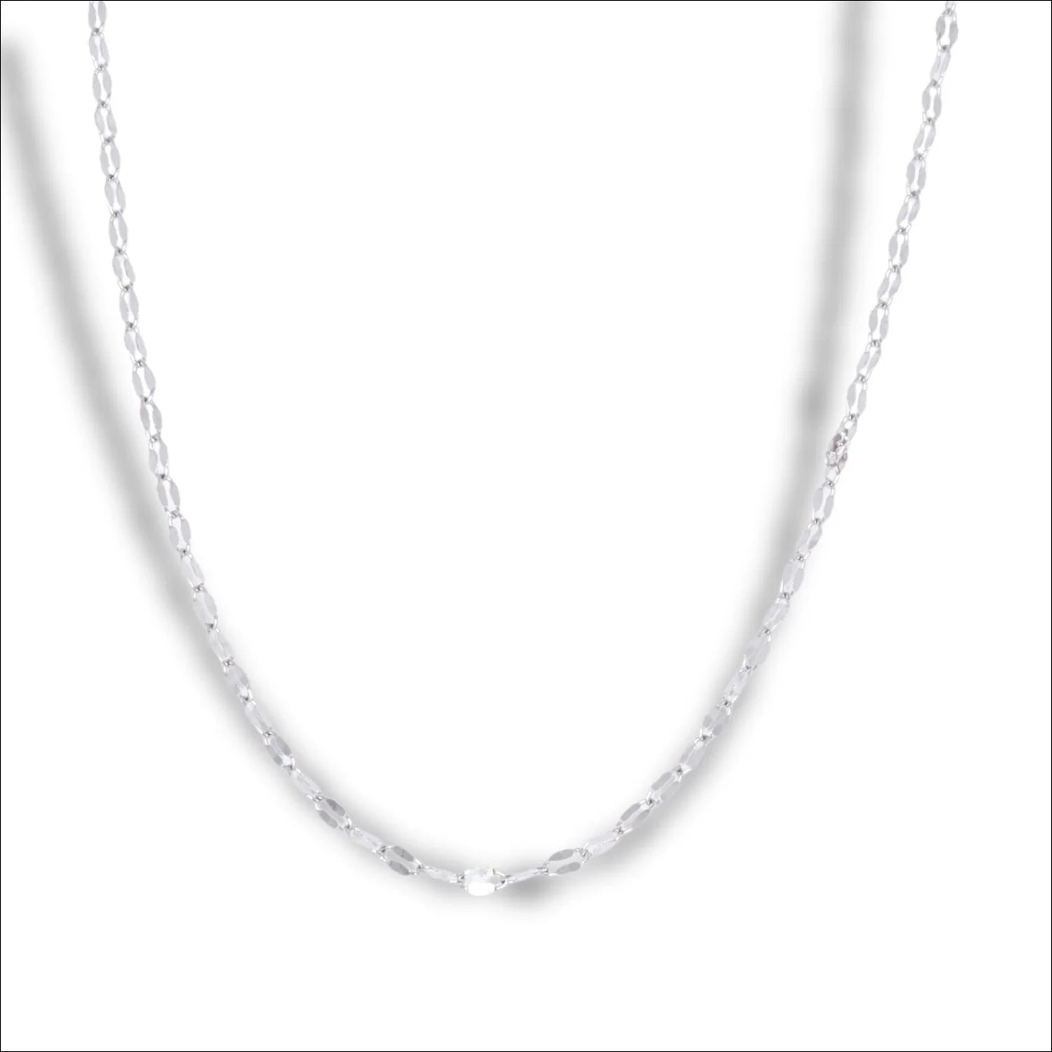 Luxury 18k white gold chain - elegant 17.5-inch style