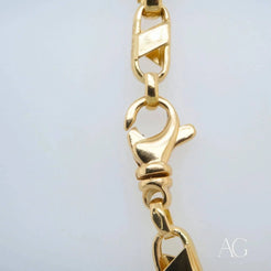 Gold-colored lobster claw clasp on a Luxury 18k Gold Chain - Boston Exclusivity