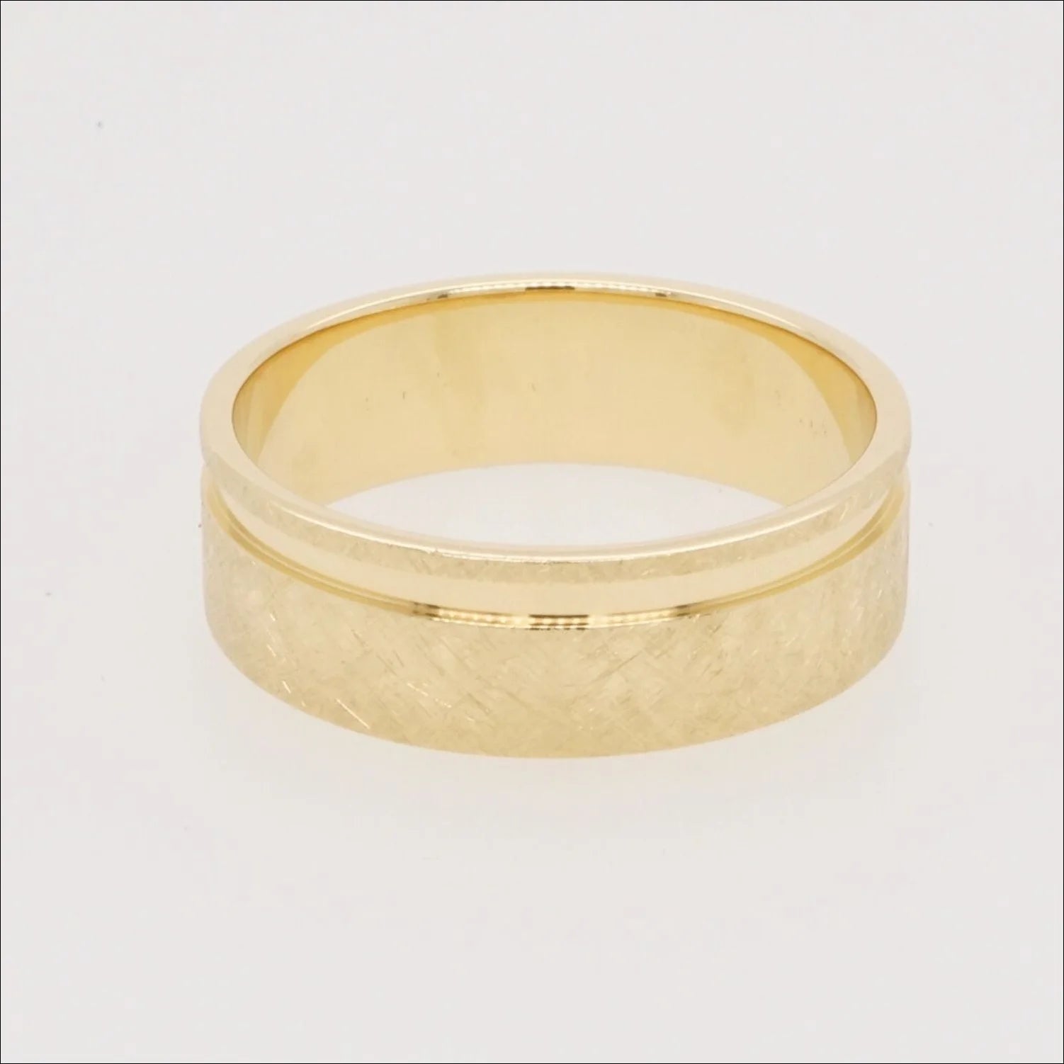 Elegant 18k Gold Diamond Wedding Band for Her | Home page