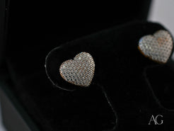 Heart-shaped diamond-studded earrings in Radiant Love luminous 18k gold art gold jewelry