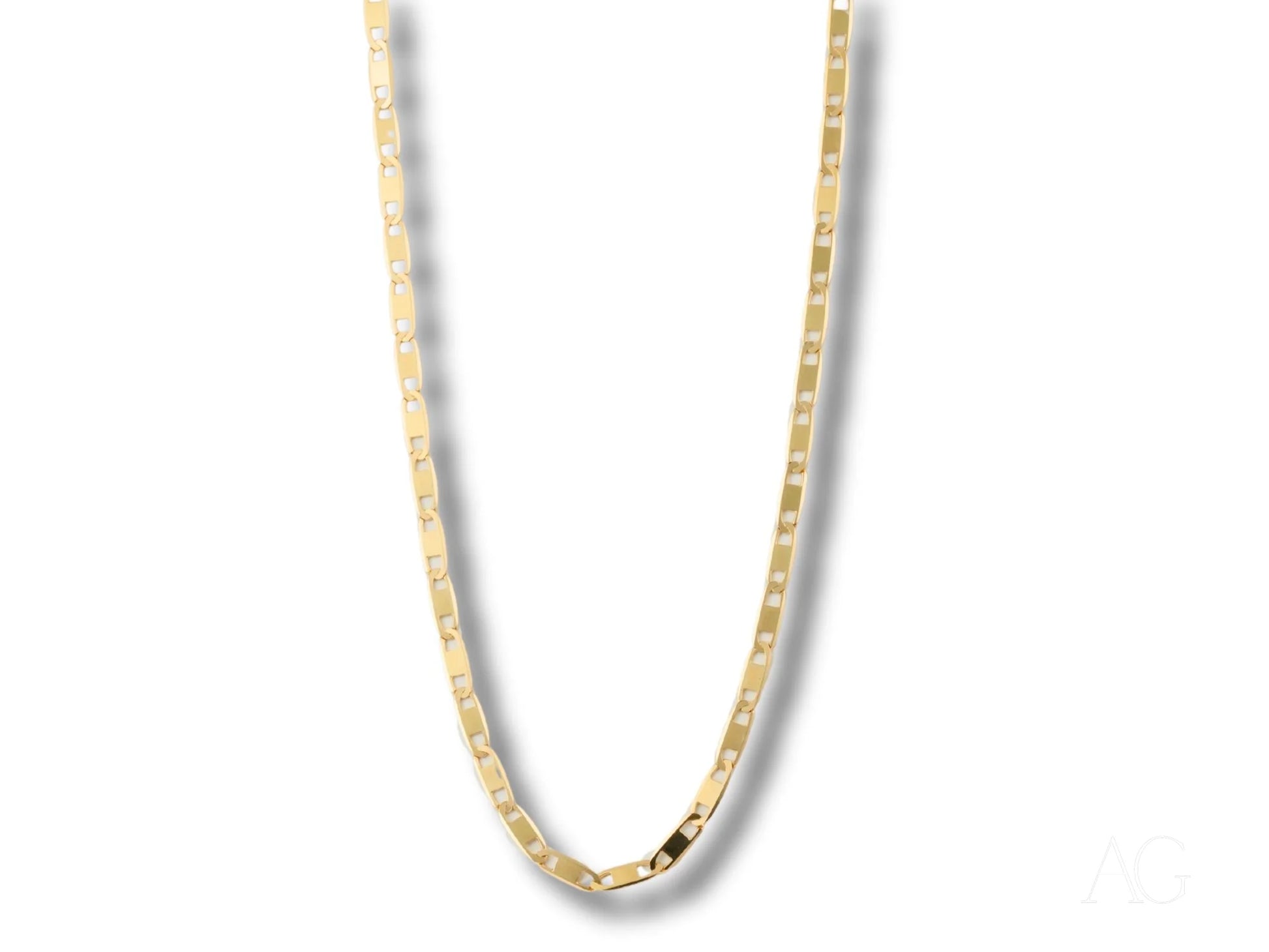 Gold-toned rectangular-linked piastrine chain in 18K solid gold for elegant jewelry