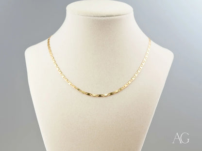 Gold piastrine chain on mannequin in Sleek 18K Gold Piastrine Chain product image