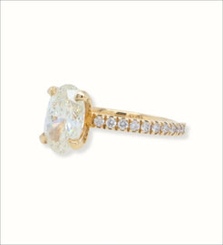 18k Gold Oval Diamond Engagement Ring | Home page