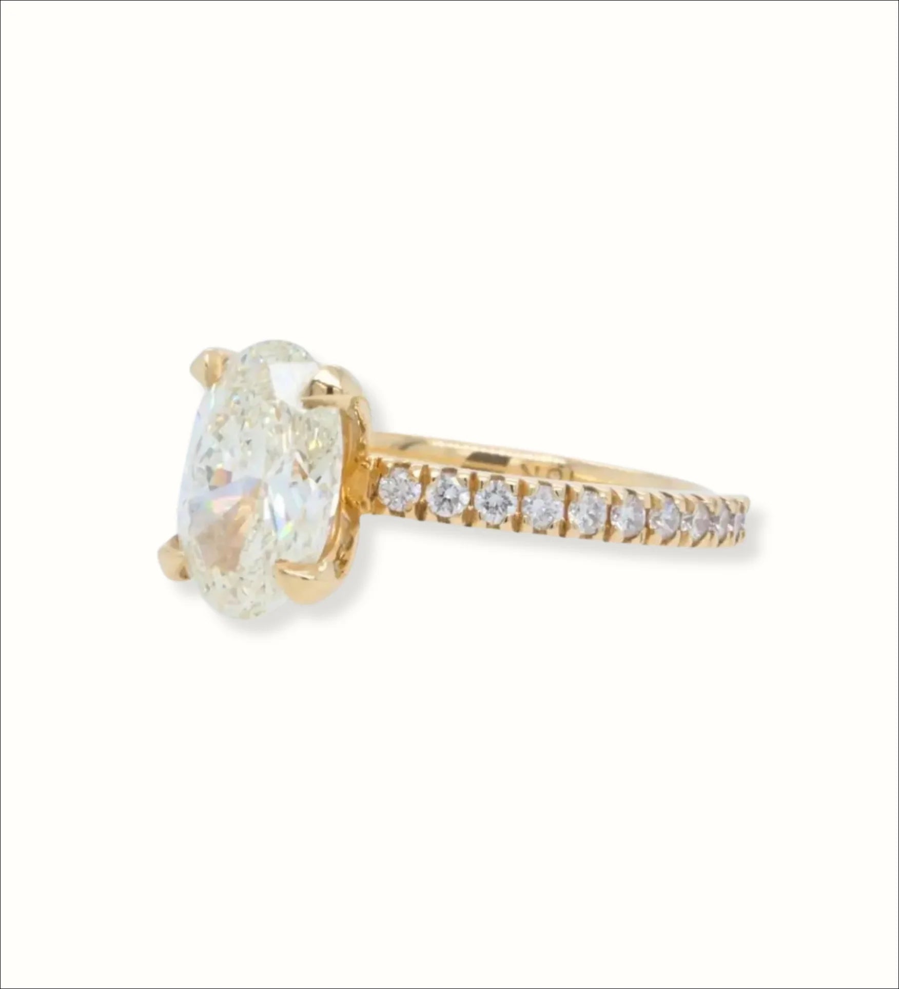 18k Gold Oval Diamond Engagement Ring | Home page