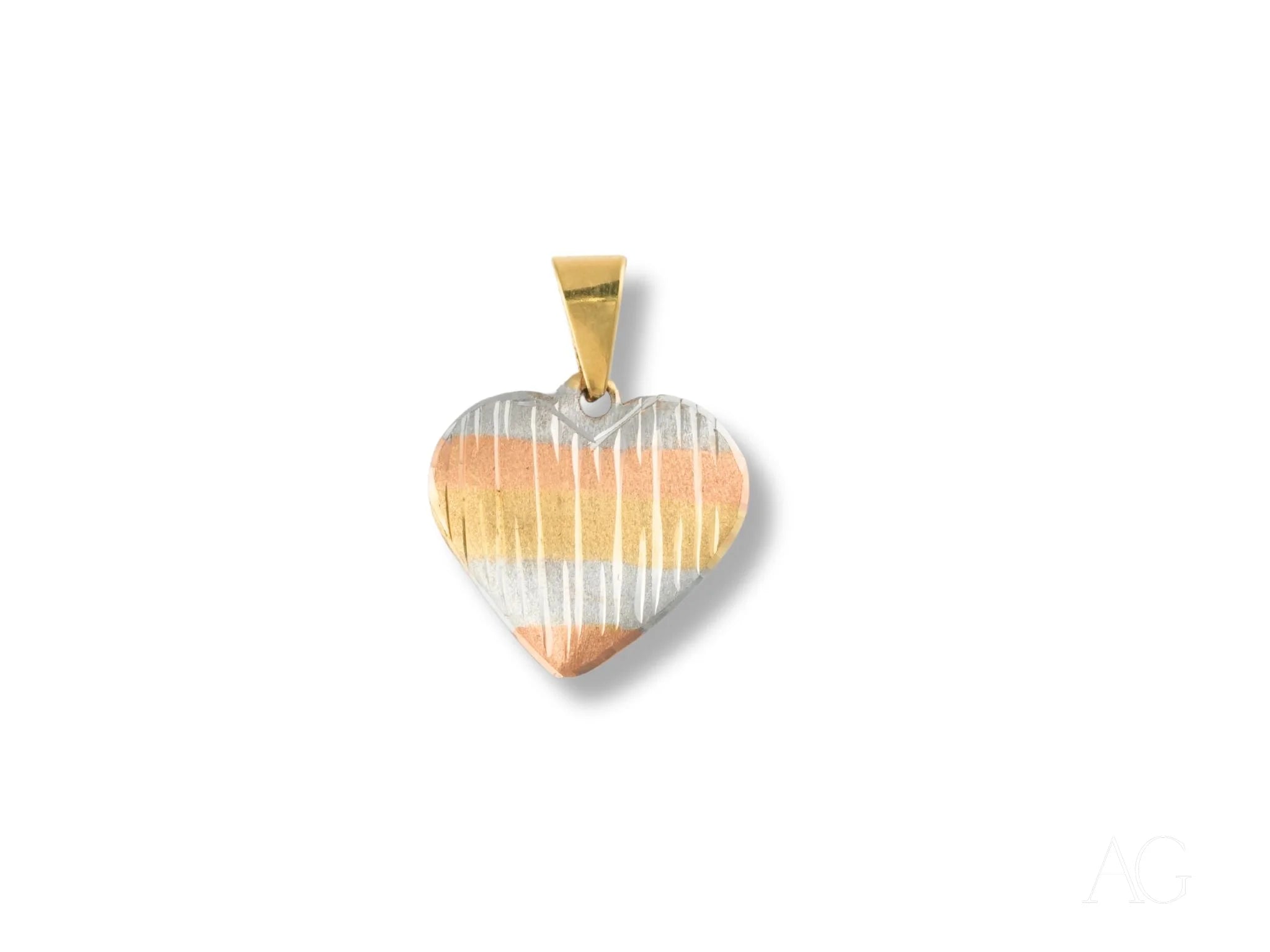 Heart-shaped 18k gold pendant with vertical stripes in tricolor design