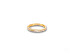 18k yellow gold ring with small diamonds for a timeless and elegant beauty