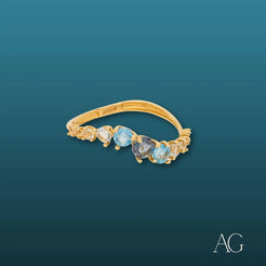 Tranquil gradient CZ 18k gold ring with colorful gemstone cluster design